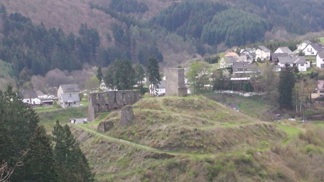68-blick-auf-die-ruine-virneburg